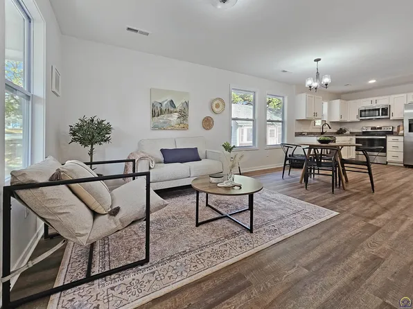 916 SW Warren Ave, Topeka, KS 66606