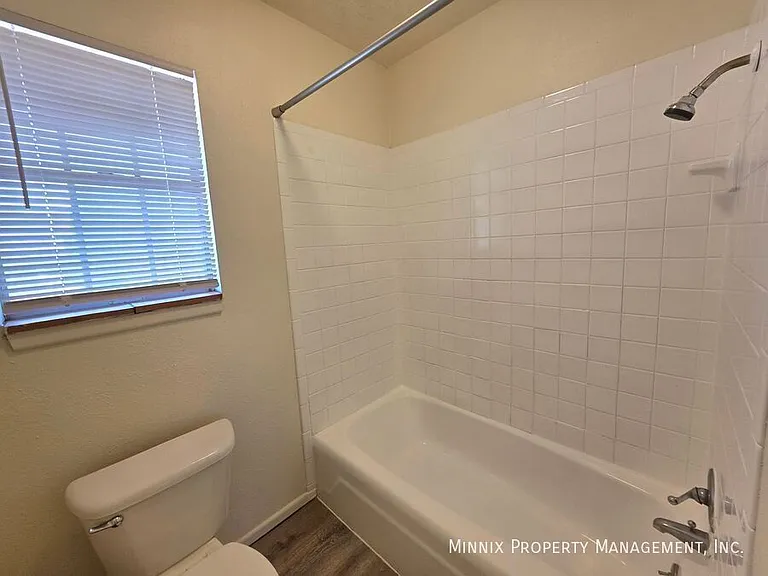 Whispering Oaks 1904 N. Midland — Photo 21