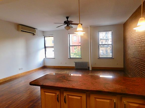 4th image of 206 E 9th St #6