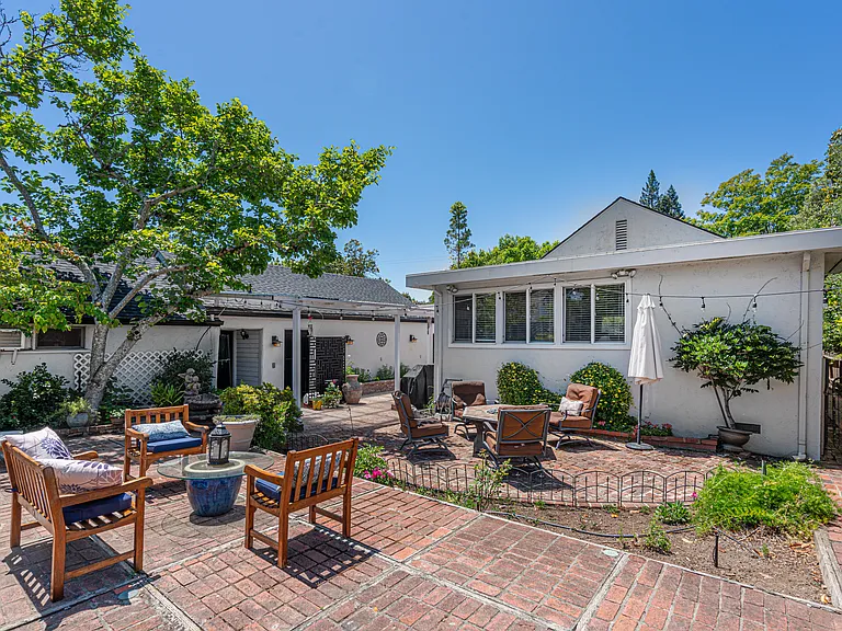 1208 McDonald Ave — Photo 24