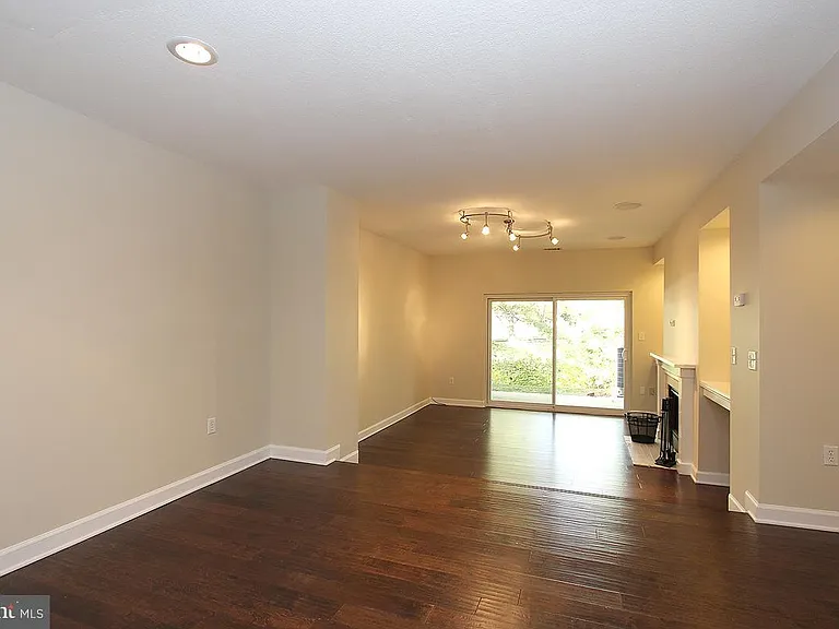 18112 Windsor Hill Dr #104A — Photo 8