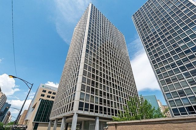 1st image of 340 W Diversey Pkwy APT 1416