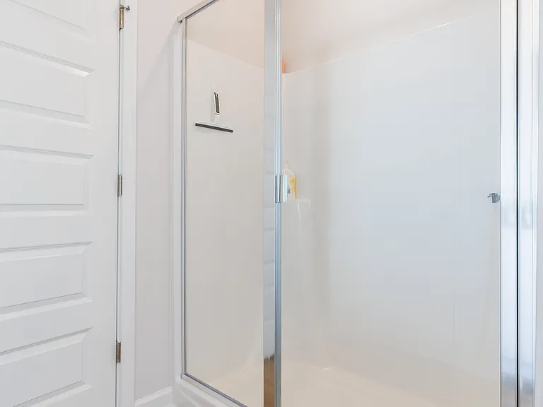2082 Tottenham Dr — Photo 14