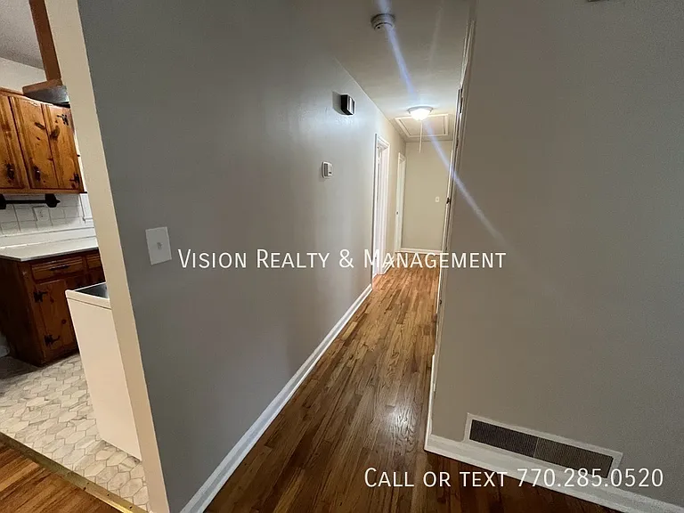 1148 Center St SW — Photo 13