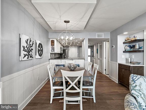 4th image of 304 N Edgewater House 304N