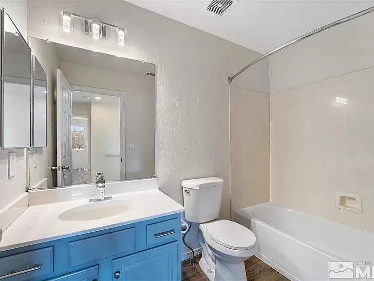 560 Golden Vista Ct — Photo 22