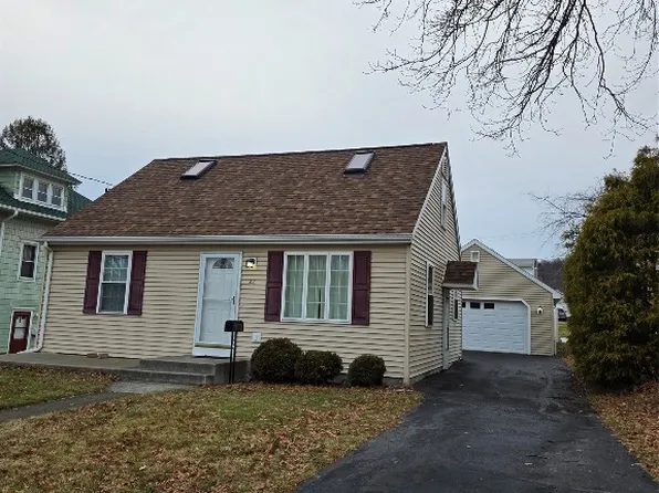 27 Rossmore Pl, Binghamton, NY 13904