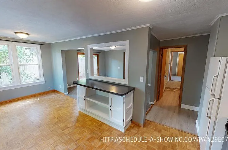 402 E Park St — Photo 1