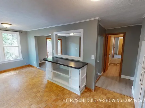 402 E Park St, Marquette, MI 49855