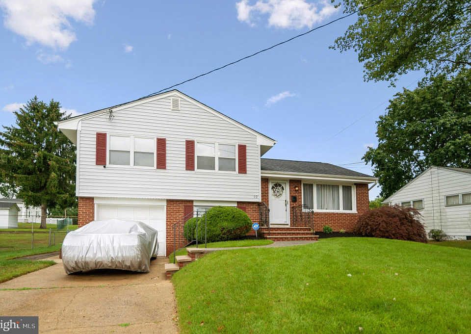 1st image of 12 Valley View Rd