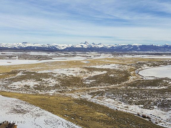 5th image of 2075 Moose Path Way