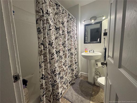 5th image of 466 Olive St #464