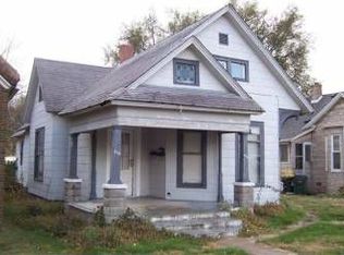 808 Jackson Ave, Charleston, IL 61920