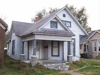 808 Jackson Ave photo 1