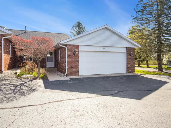 457 Mary Ln, Fremont, MI 49412