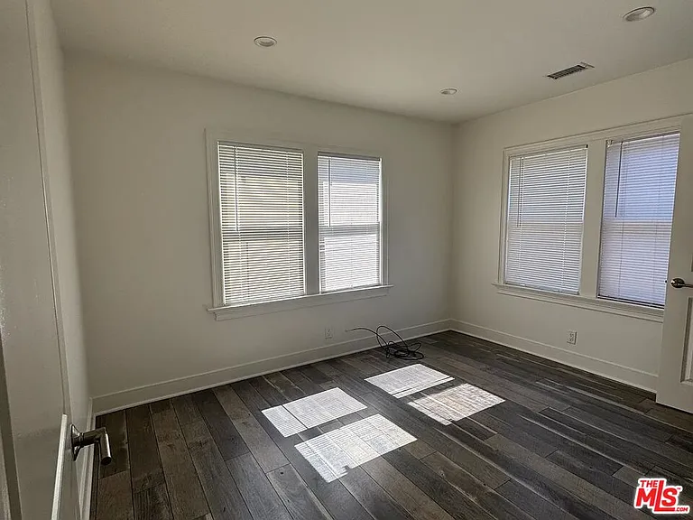 2965 Arlington Ave — Photo 6