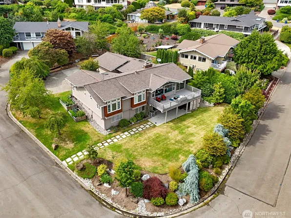 17236 NE 6th Place, Bellevue, WA 98008