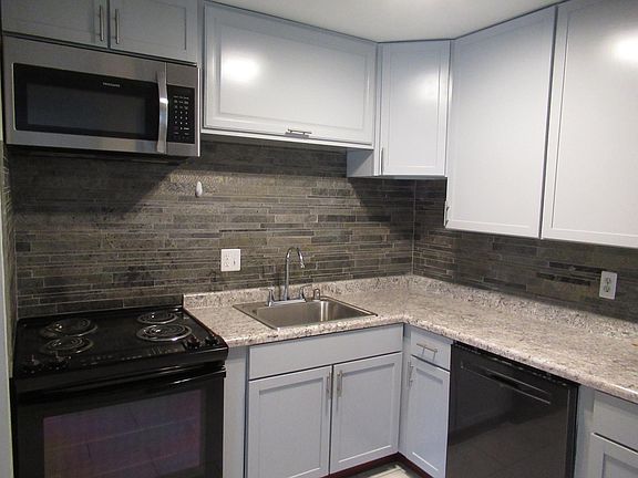 5th image of 8222 Fremont Ave S