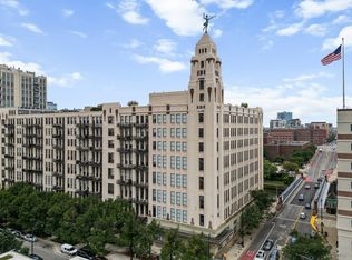758 N Larrabee St APT 418, Chicago, IL 60654