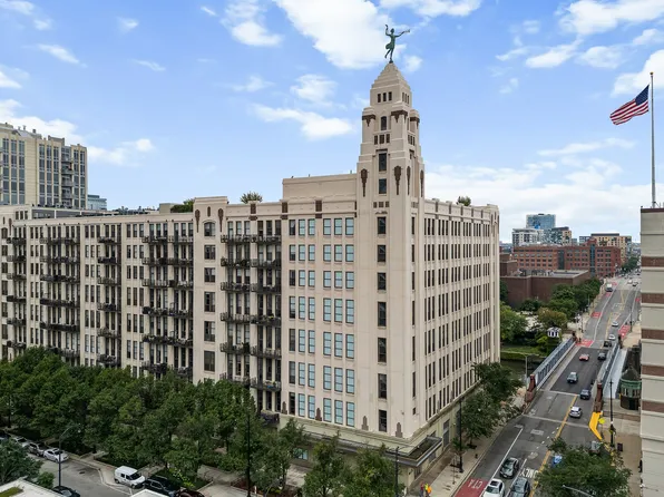 758 N Larrabee St APT 418, Chicago, IL 60654