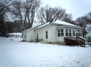 212 S Maple Ave, Logan, IA 51546