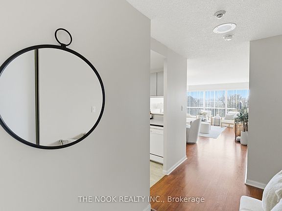 3rd image of 712 Rossland Rd E #608