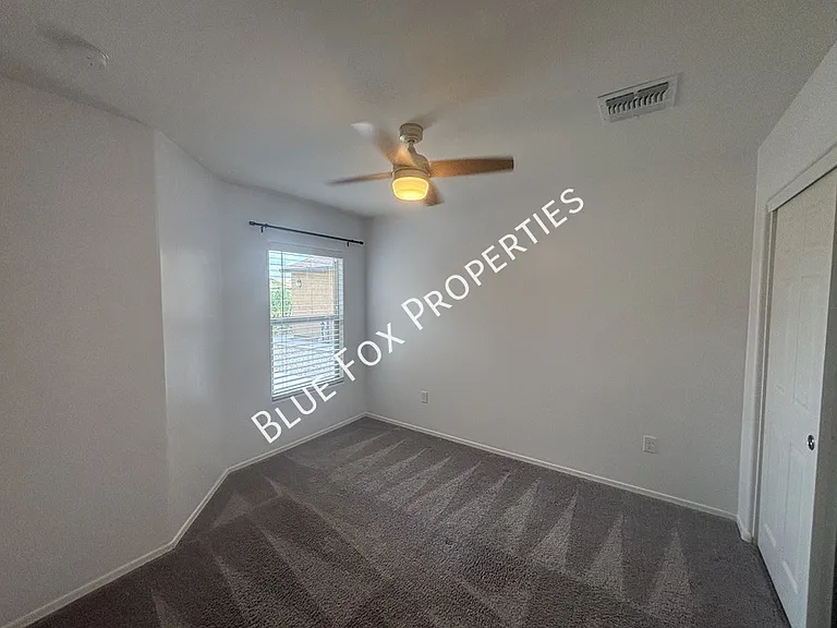 98 E Manor View Rd — Photo 11