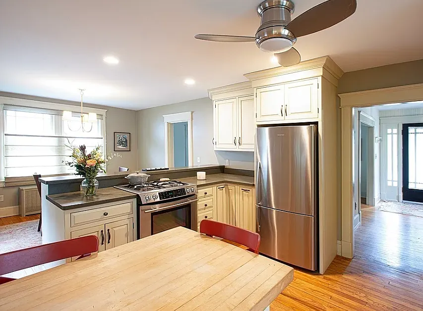 3 bed, 1772 sqft, $3,400 — Photo 4