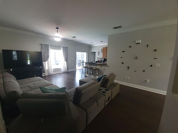 5th image of 1625 Stanley Ave