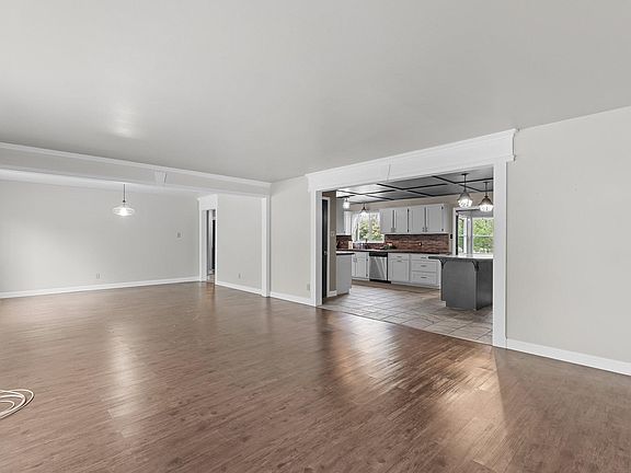 3rd image of 4545 Garon Dr