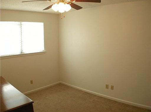 3rd image of 203 Brett Dr