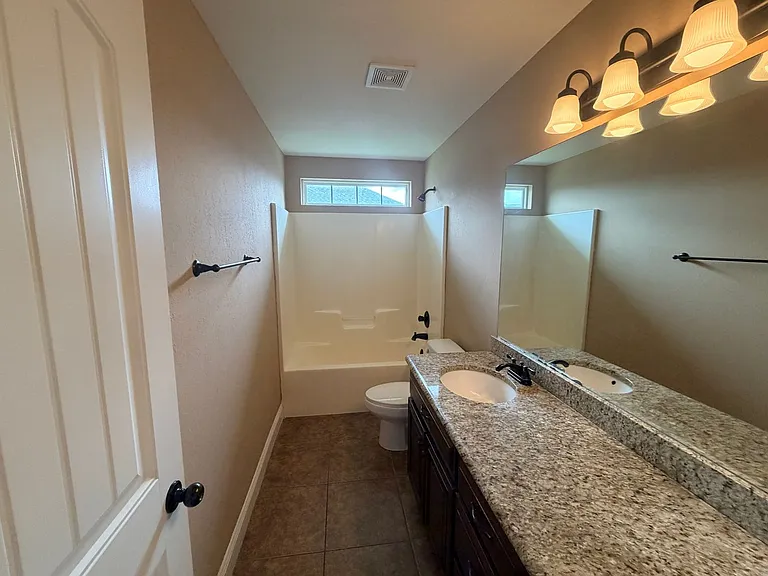 4916 Patton Dr — Photo 2