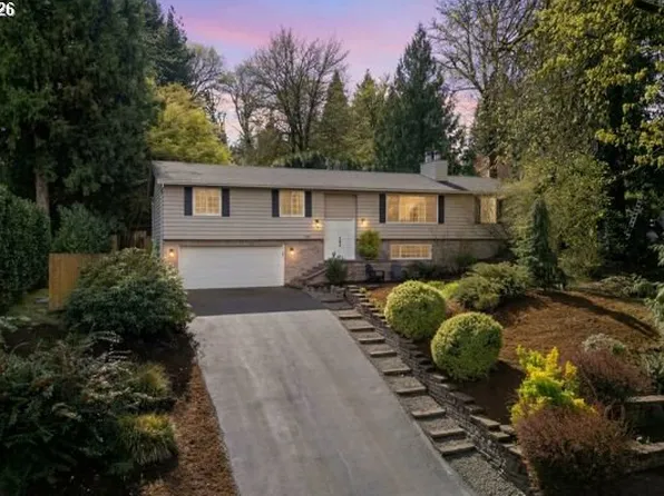 3972 Calaroga Dr, West Linn, OR 97068