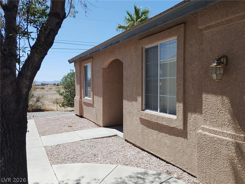 1420 E Pocahontas Ave #4