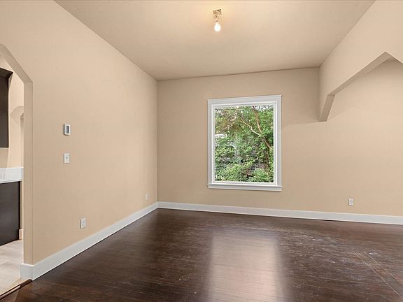 5th image of 16647 Oregon St N
