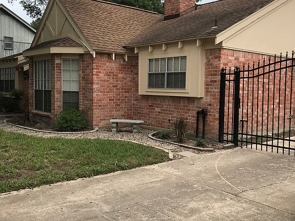 4th image of 15827 Creekhaven Dr