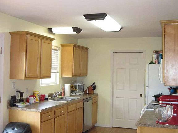 2nd image of 609 Shenandoah St