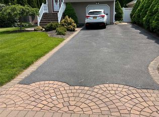 50 Locust Dr, Nesconset, NY 11767