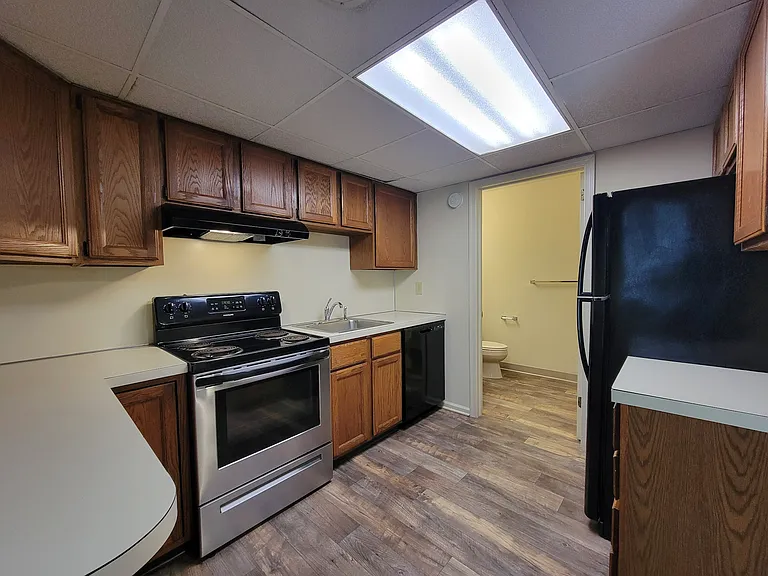 112 S Court St — Photo 8