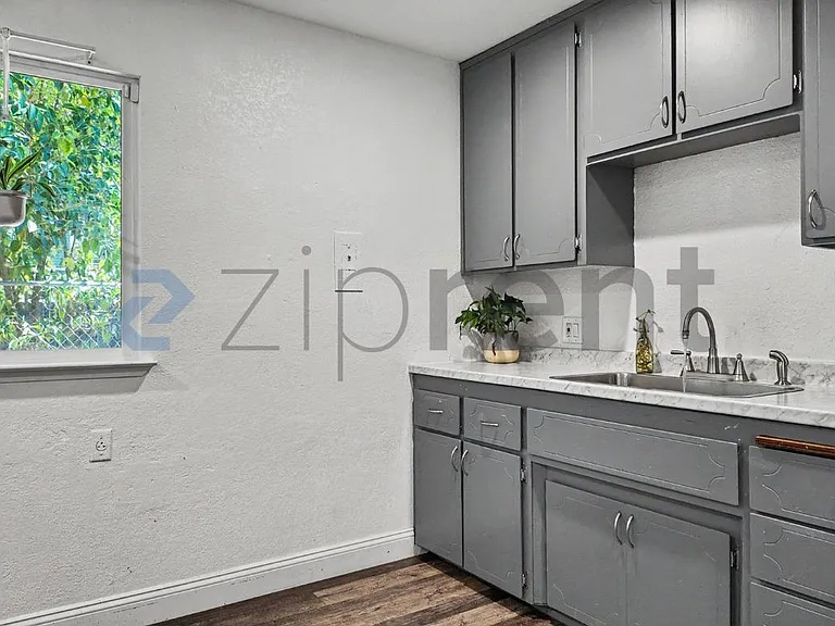 3422 9th Ave — Photo 18