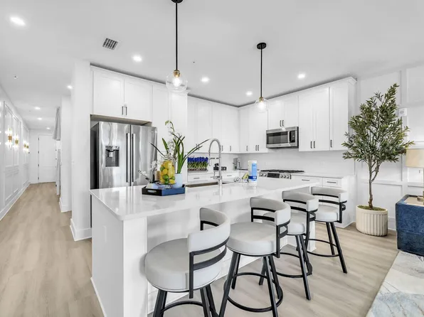 277 The Grove Dr N #325, Miramar Beach, FL 32550