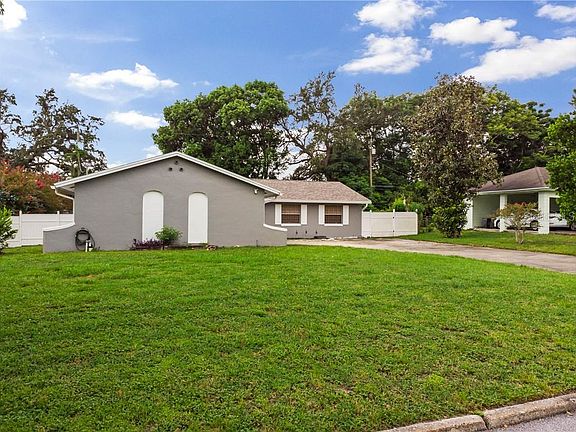 2nd image of 7024 Skylane Dr