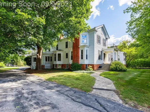 900 Brown St, Saint Clair, MI 48079