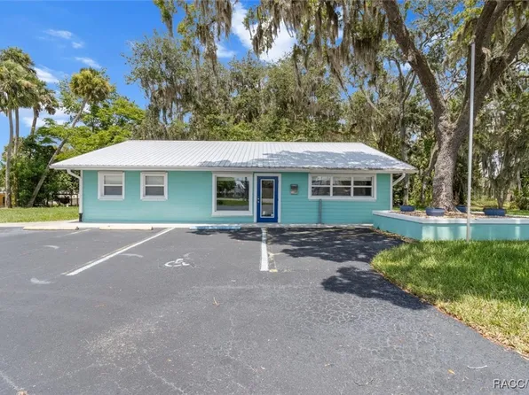 407 NE 1st St, Crystal River, FL 34429