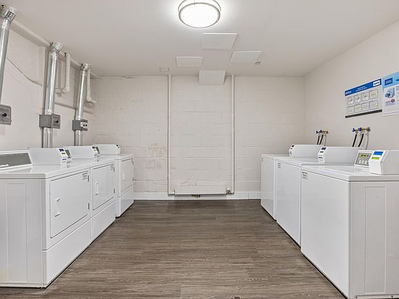 5th image of 18 Anglesey Blvd