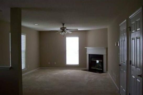 2nd image of 300 Cork Ln