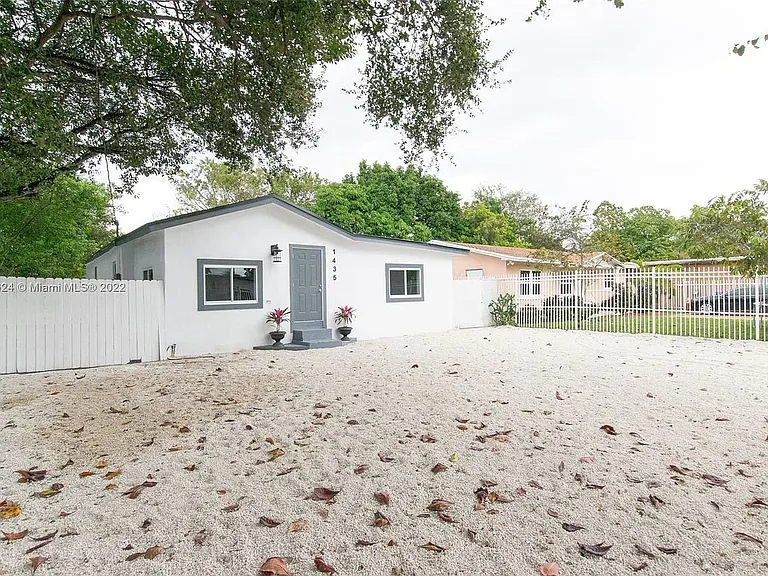 1435 NW 58th Ter — Photo 15