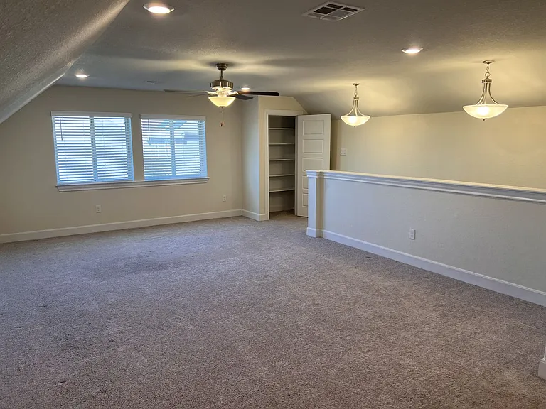 10215 High Noon Dr — Photo 37