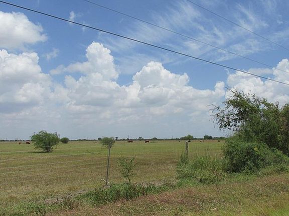 4th image of 208 W County Road 2140