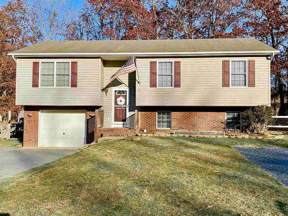 1st image of 131 Canton Ln